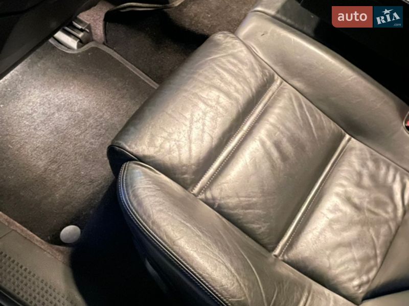 Седан Audi A8 2004 в Днепре