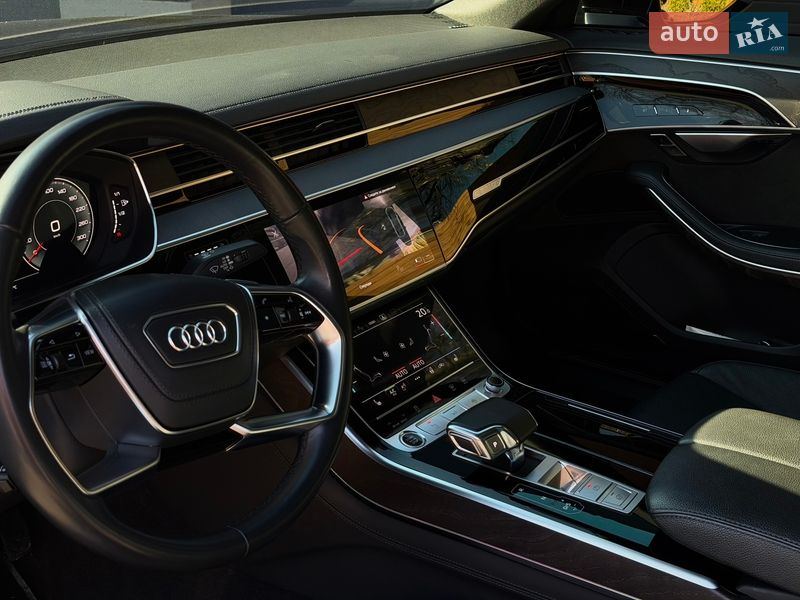 Седан Audi A8 2021 в Киеве
