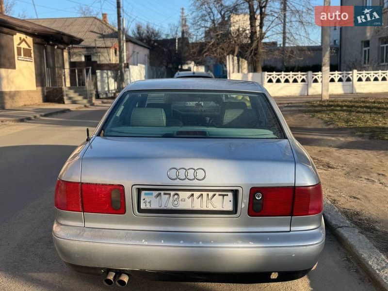 Седан Audi A8 1998 в Василькові