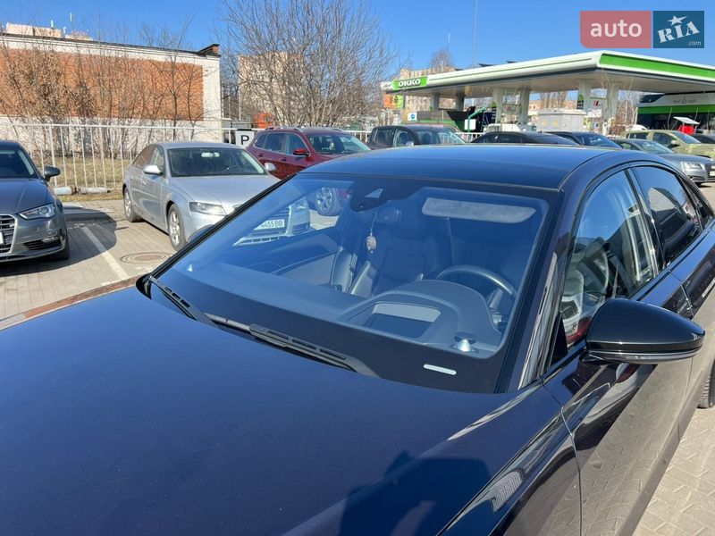 Седан Audi A8 2019 в Полтаве