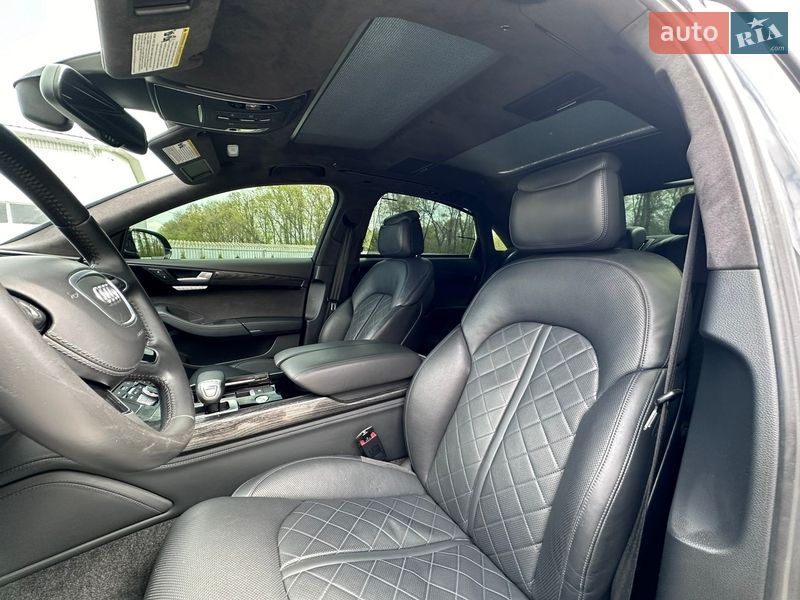 Седан Audi A8 2015 в Луцьку
