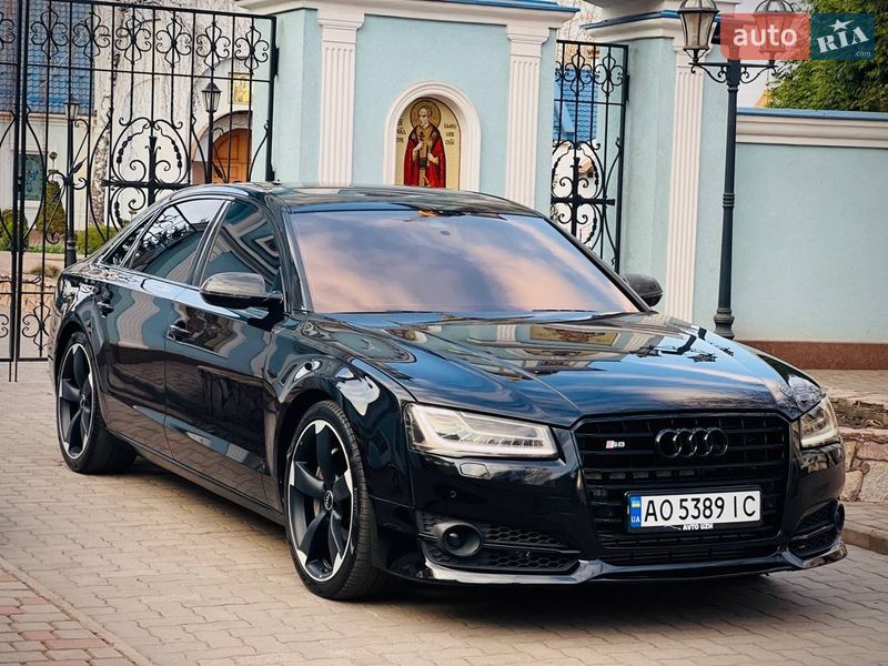 Седан Audi A8 2015 в Киеве