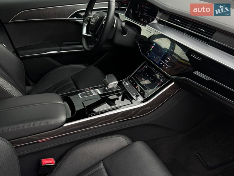Седан Audi A8 2021 в Виннице