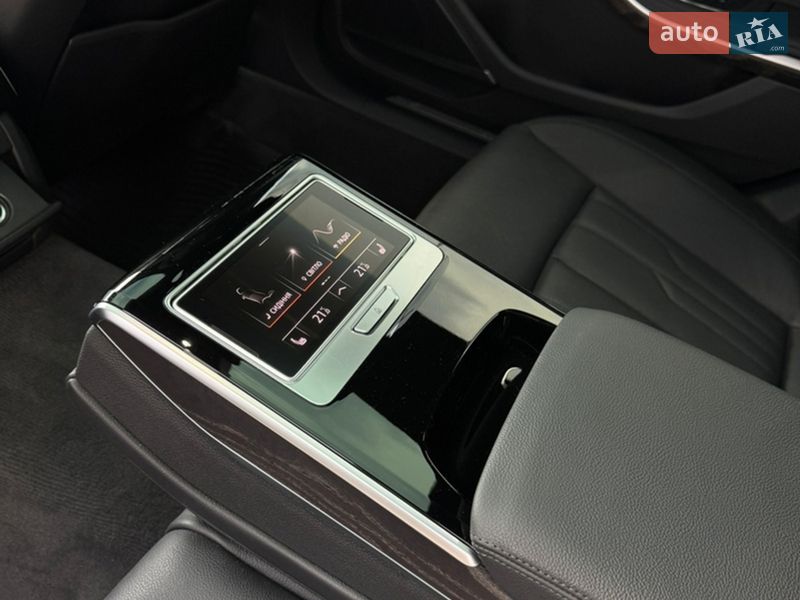 Седан Audi A8 2021 в Виннице