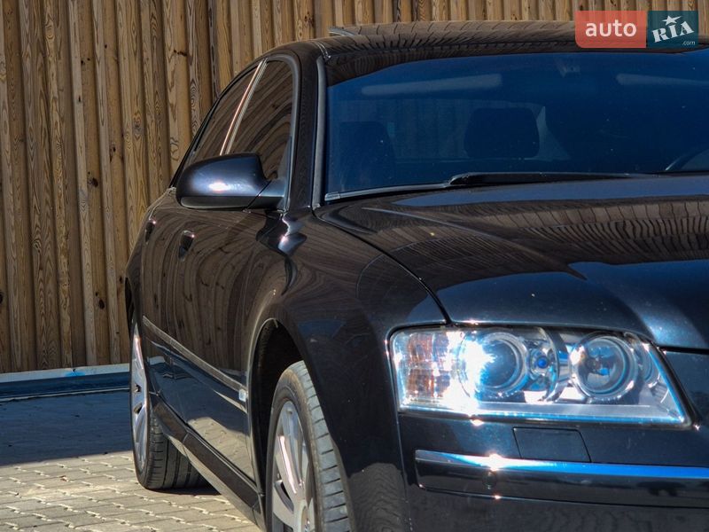 Седан Audi A8 2004 в Львове