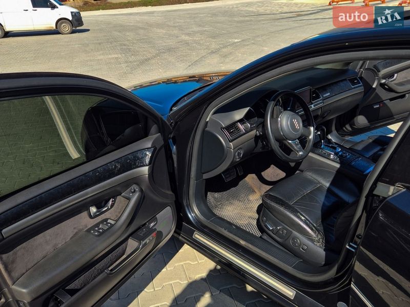 Седан Audi A8 2004 в Львове