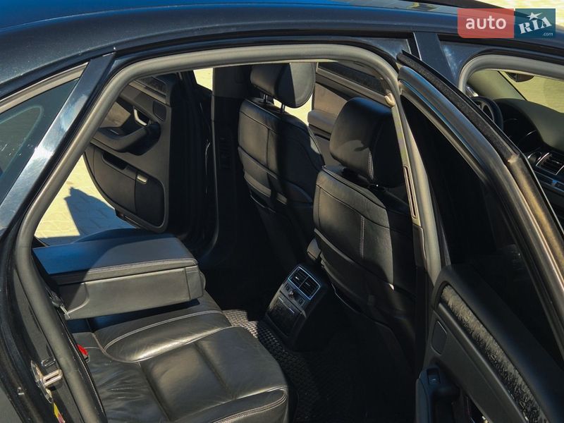 Седан Audi A8 2004 в Львове