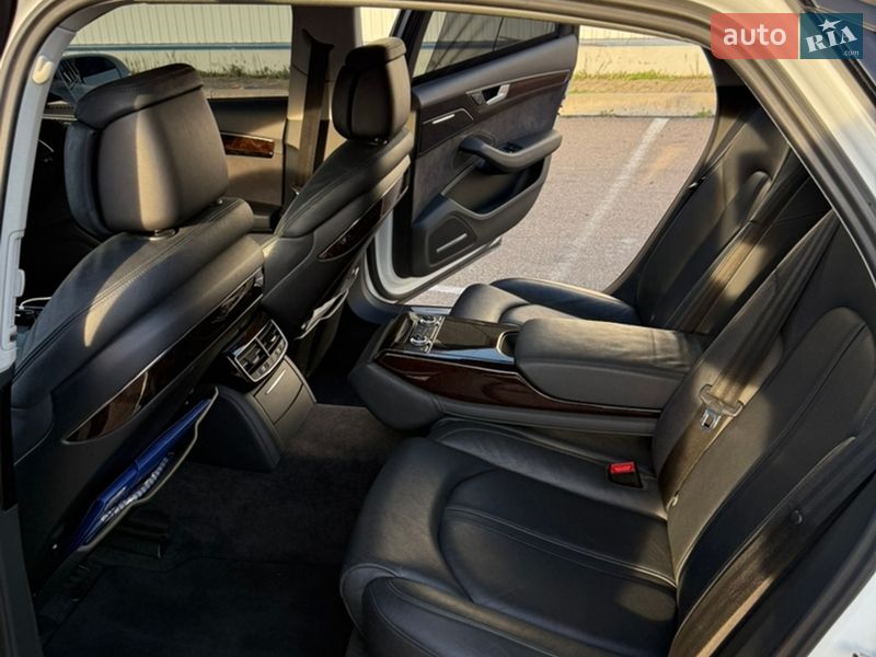 Седан Audi A8 2014 в Николаеве