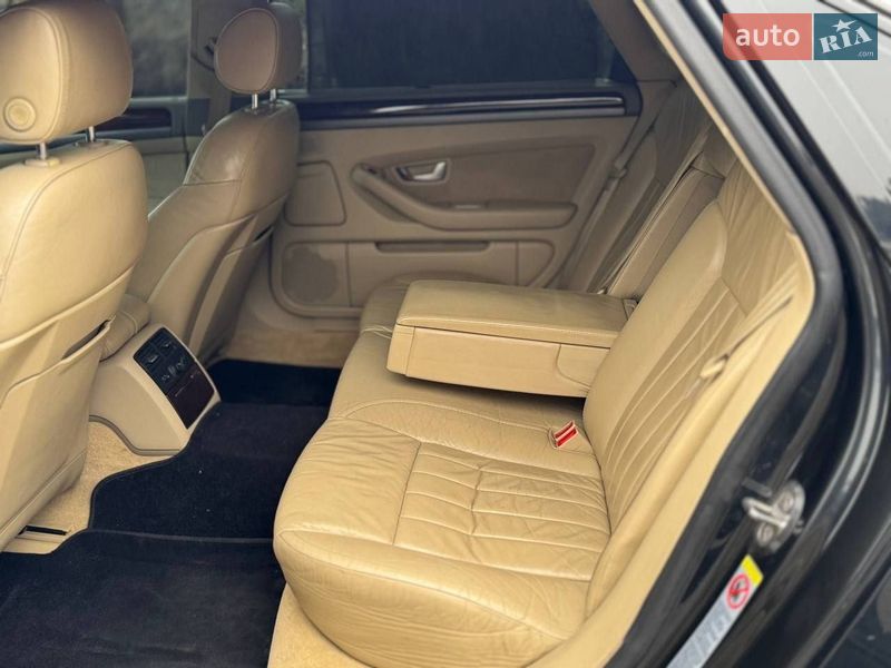 Седан Audi A8 2005 в Днепре