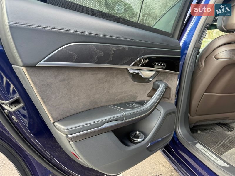 Седан Audi A8 2018 в Києві фото 53 Седан Audi A8 2018 в Києві