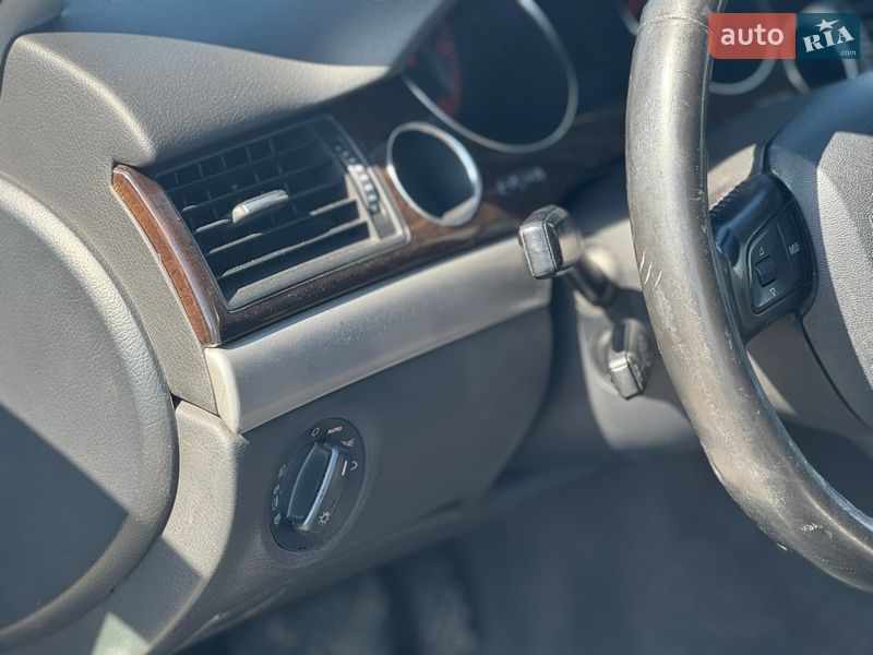 Седан Audi A8 2007 в Львові