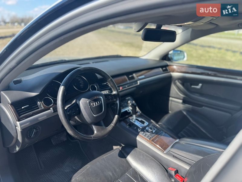 Седан Audi A8 2007 в Львові