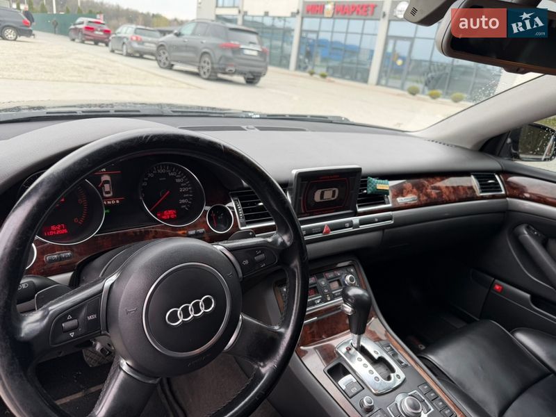 Седан Audi A8 2004 в Львове