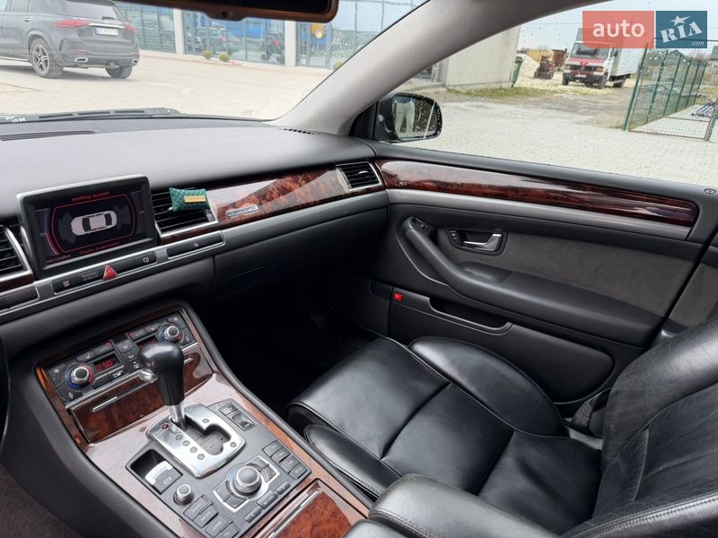 Седан Audi A8 2004 в Львове
