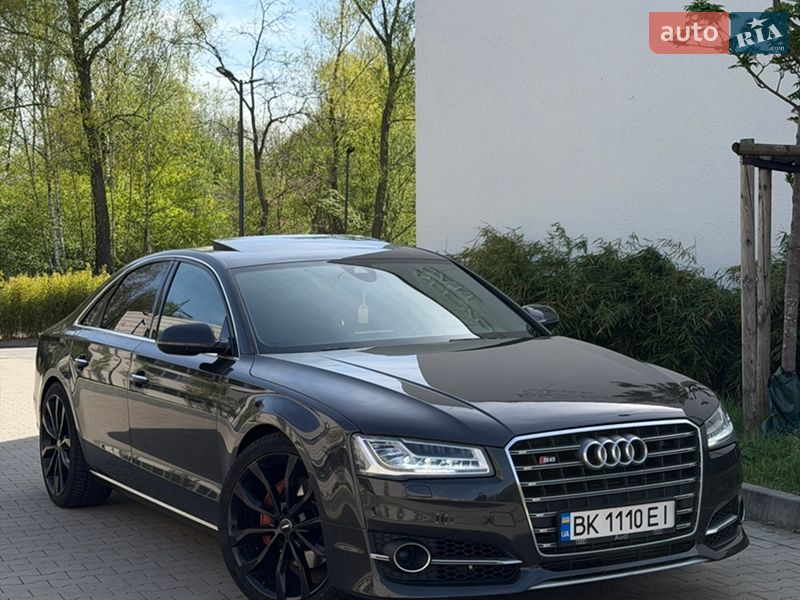 Седан Audi A8 2014 в Ровно