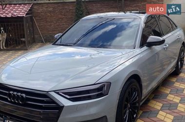 Седан Audi A8 2018 в Мукачево