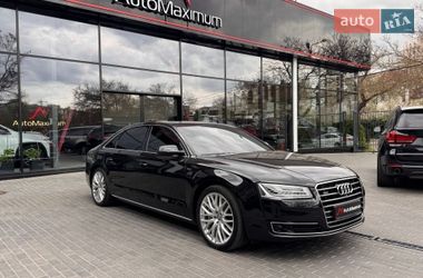 Седан Audi A8 2015 в Одесі