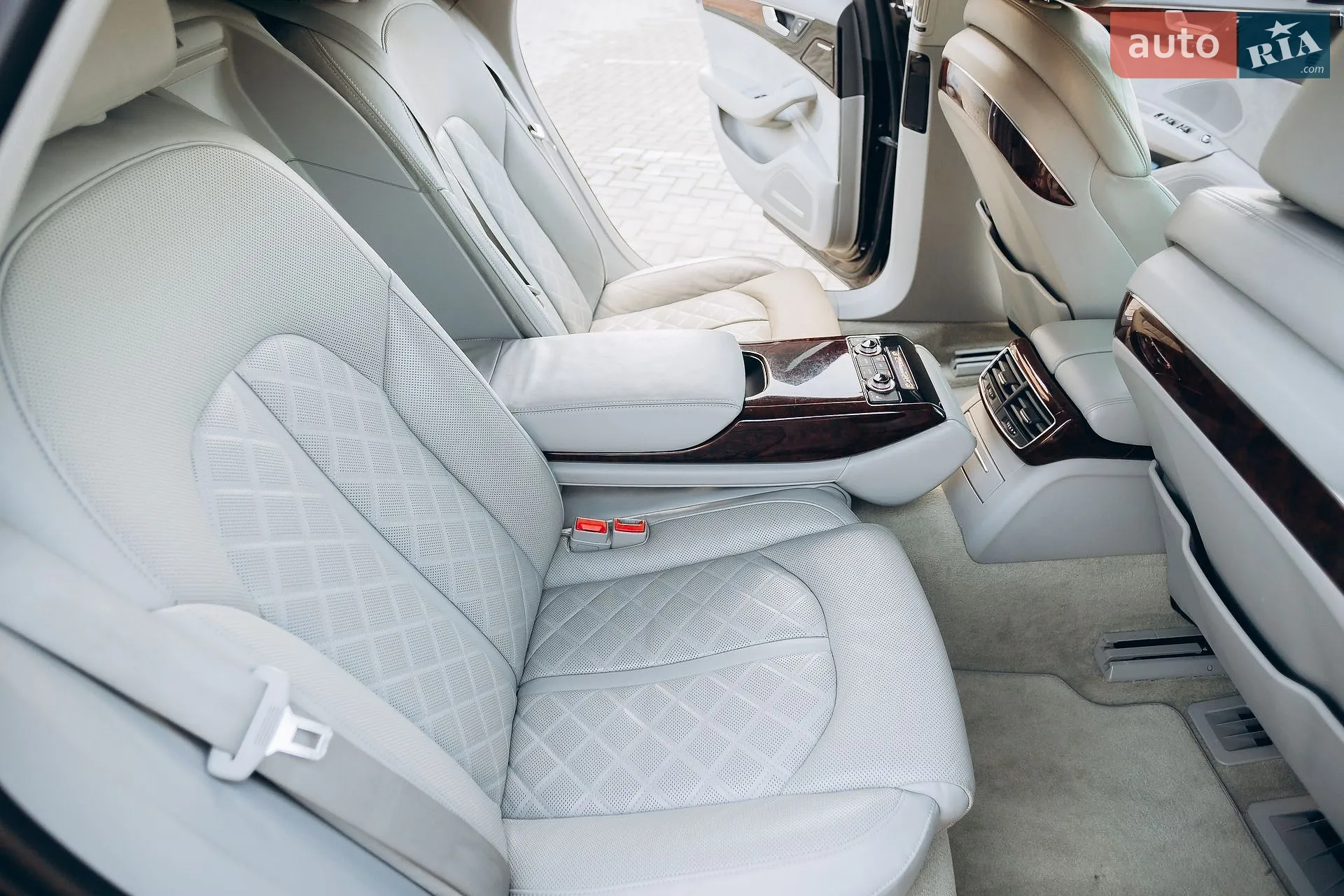 2011 Audi A8 - мініатюра 21