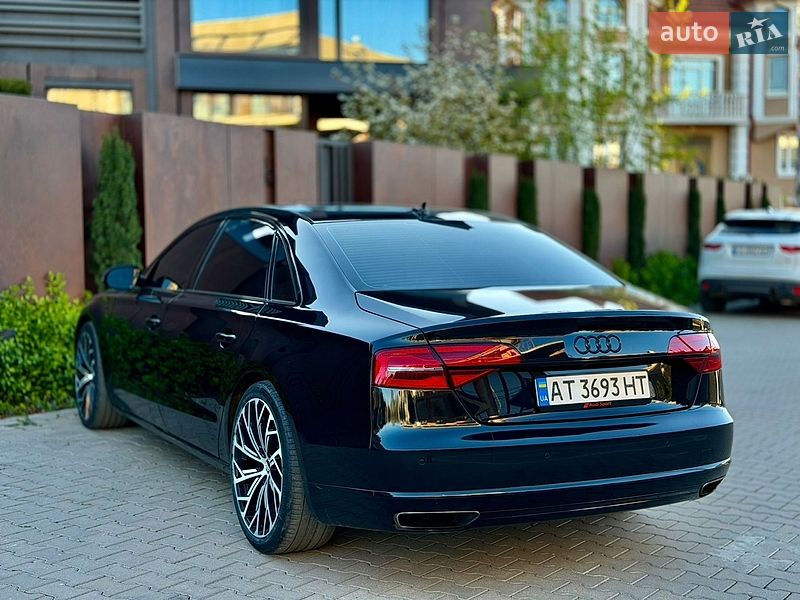 Седан Audi A8 2014 в Черновцах
