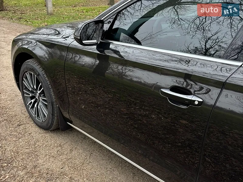 Audi A8 2017 VIN WAUZZZ4H4HN012357 фото оголошення 18 з 48