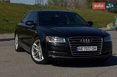 Седан Audi A8 2014 в Дніпрі