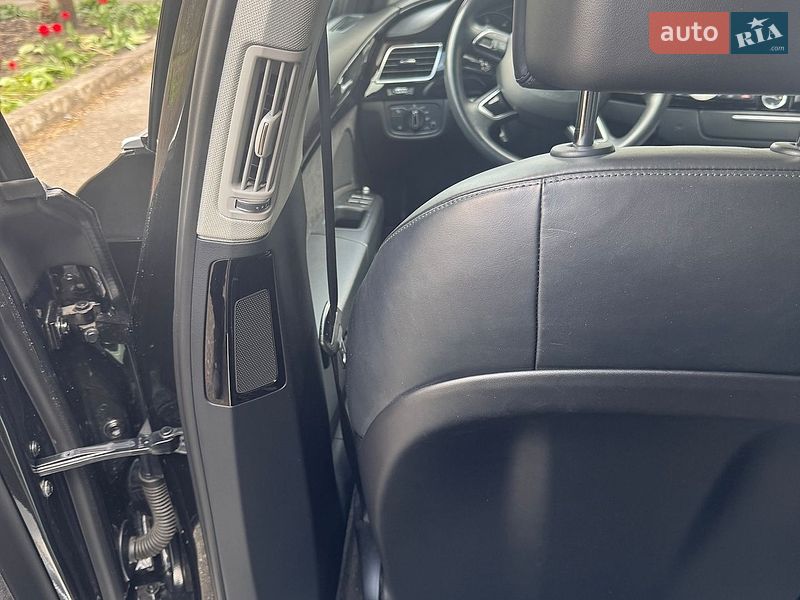 Седан Audi A8 2017 в Києві