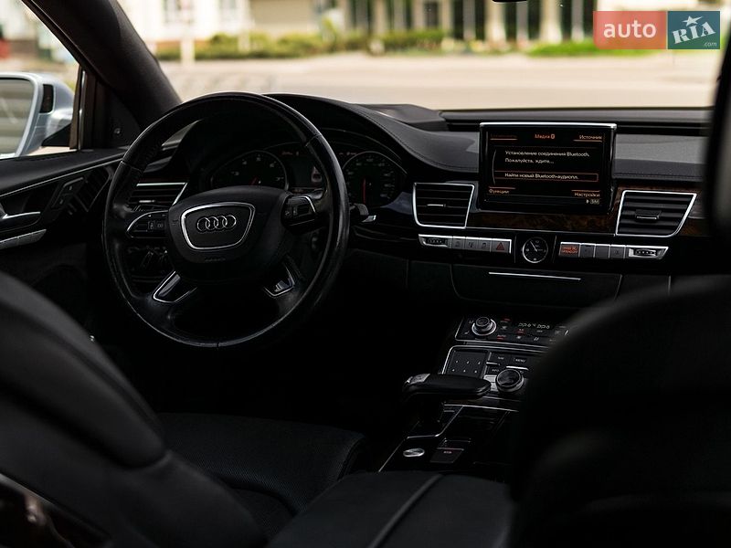 Седан Audi A8 2016 в Кропивницком