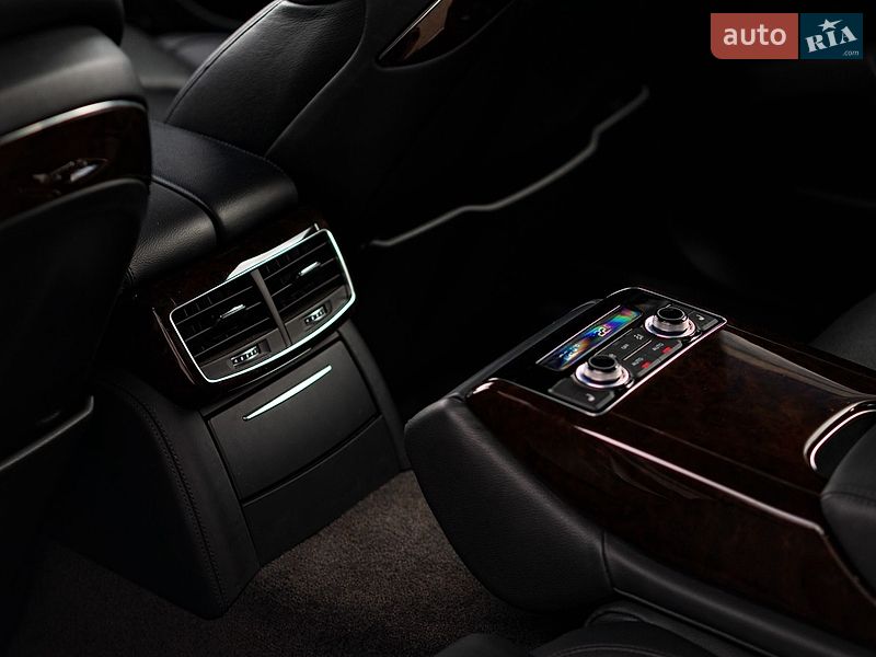 Седан Audi A8 2016 в Кропивницком