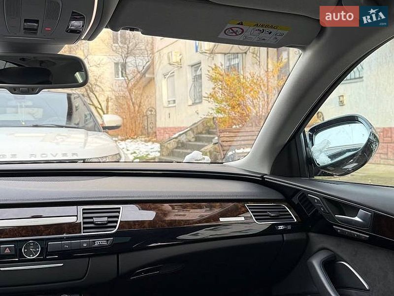 Седан Audi A8 2017 в Стрые
