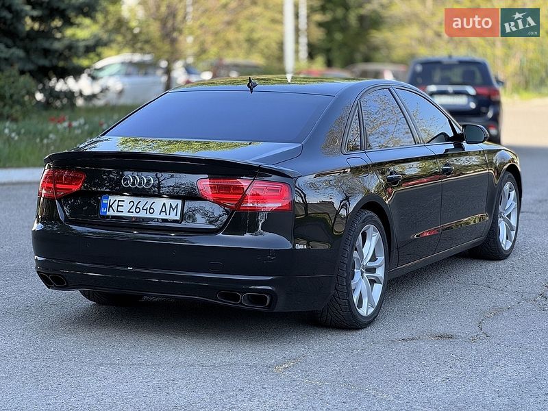 Седан Audi A8 2010 в Днепре