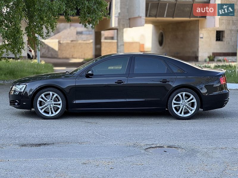 Седан Audi A8 2010 в Днепре