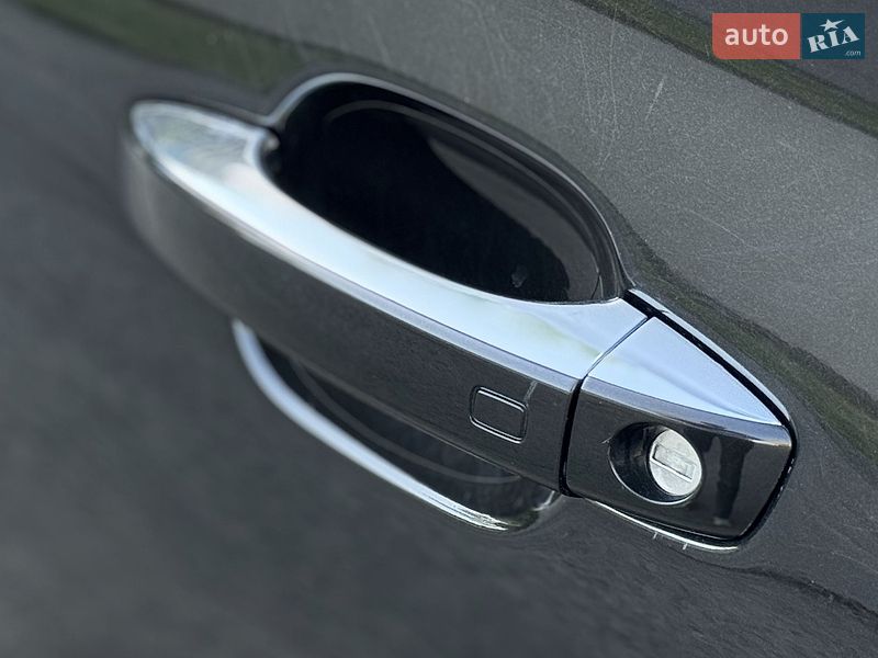 Седан Audi A8 2010 в Днепре