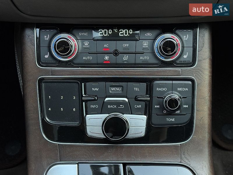 Седан Audi A8 2010 в Днепре