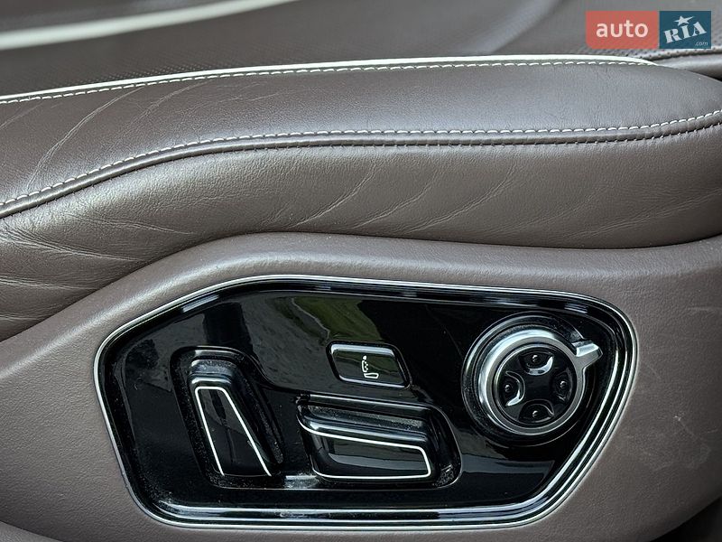 Седан Audi A8 2010 в Днепре