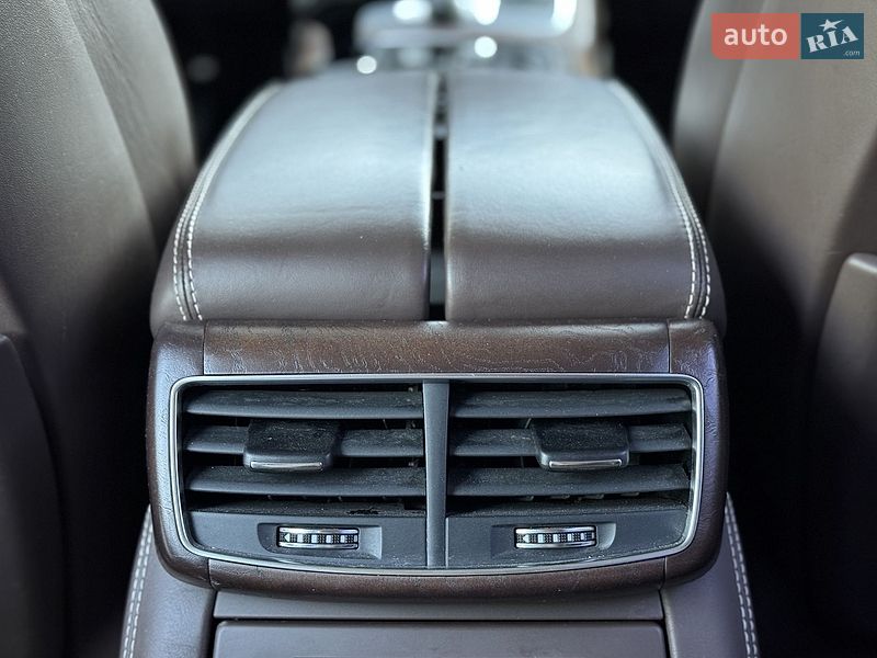 Седан Audi A8 2010 в Днепре