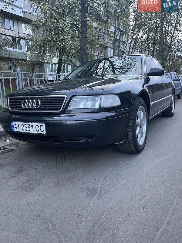 Седан Audi A8 1996 в Киеве