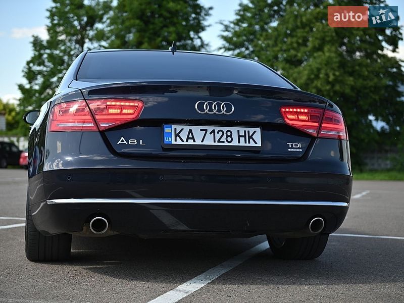 Седан Audi A8 2010 в Ровно