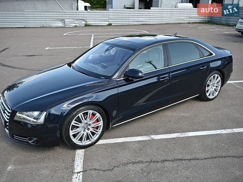 Седан Audi A8 2010 в Ровно