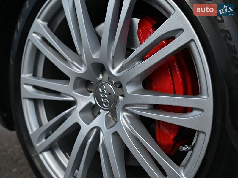 Седан Audi A8 2010 в Ровно