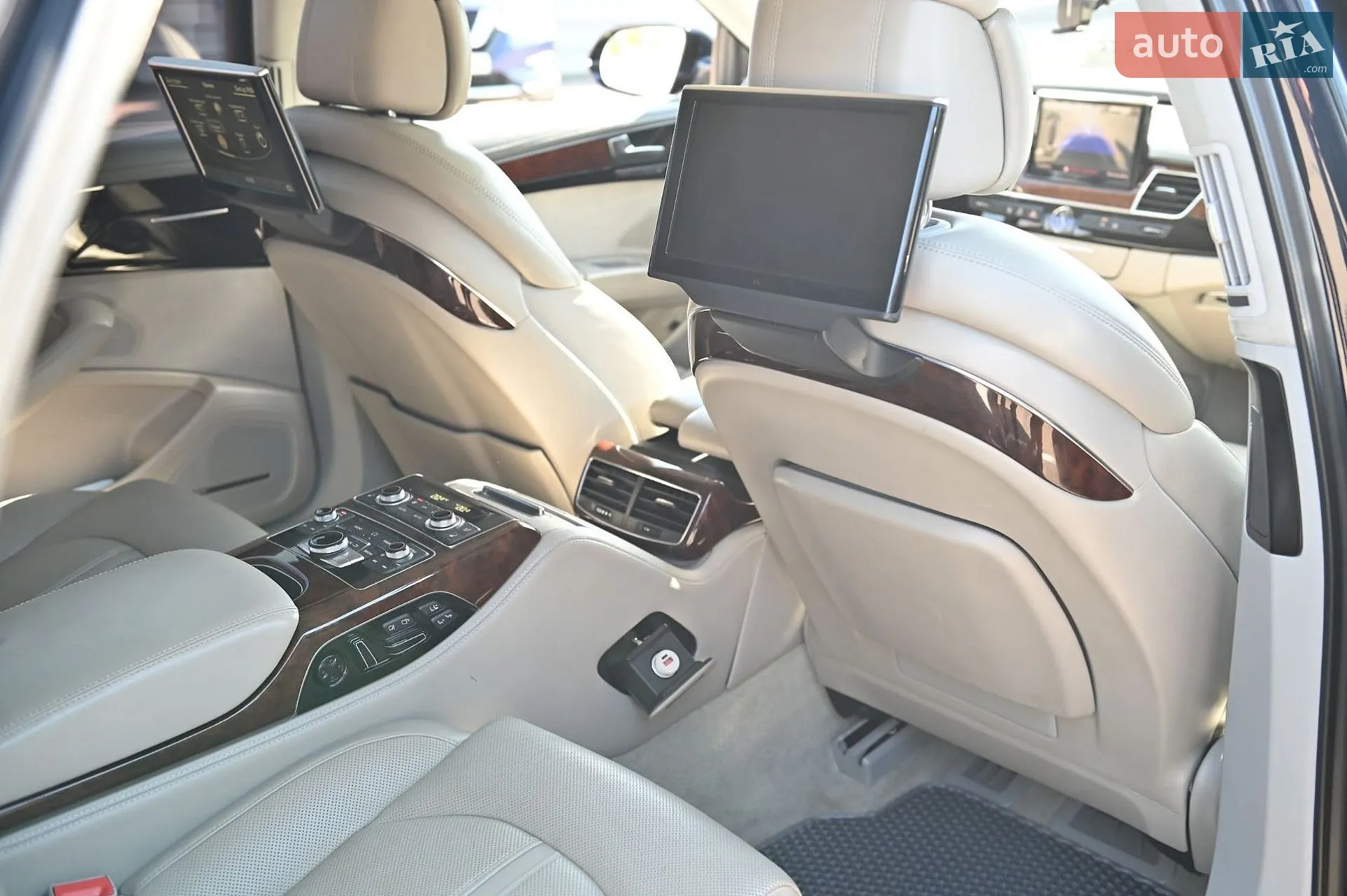 2010 Audi A8 - мініатюра 47