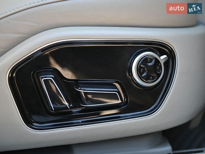 Седан Audi A8 2010 в Ровно