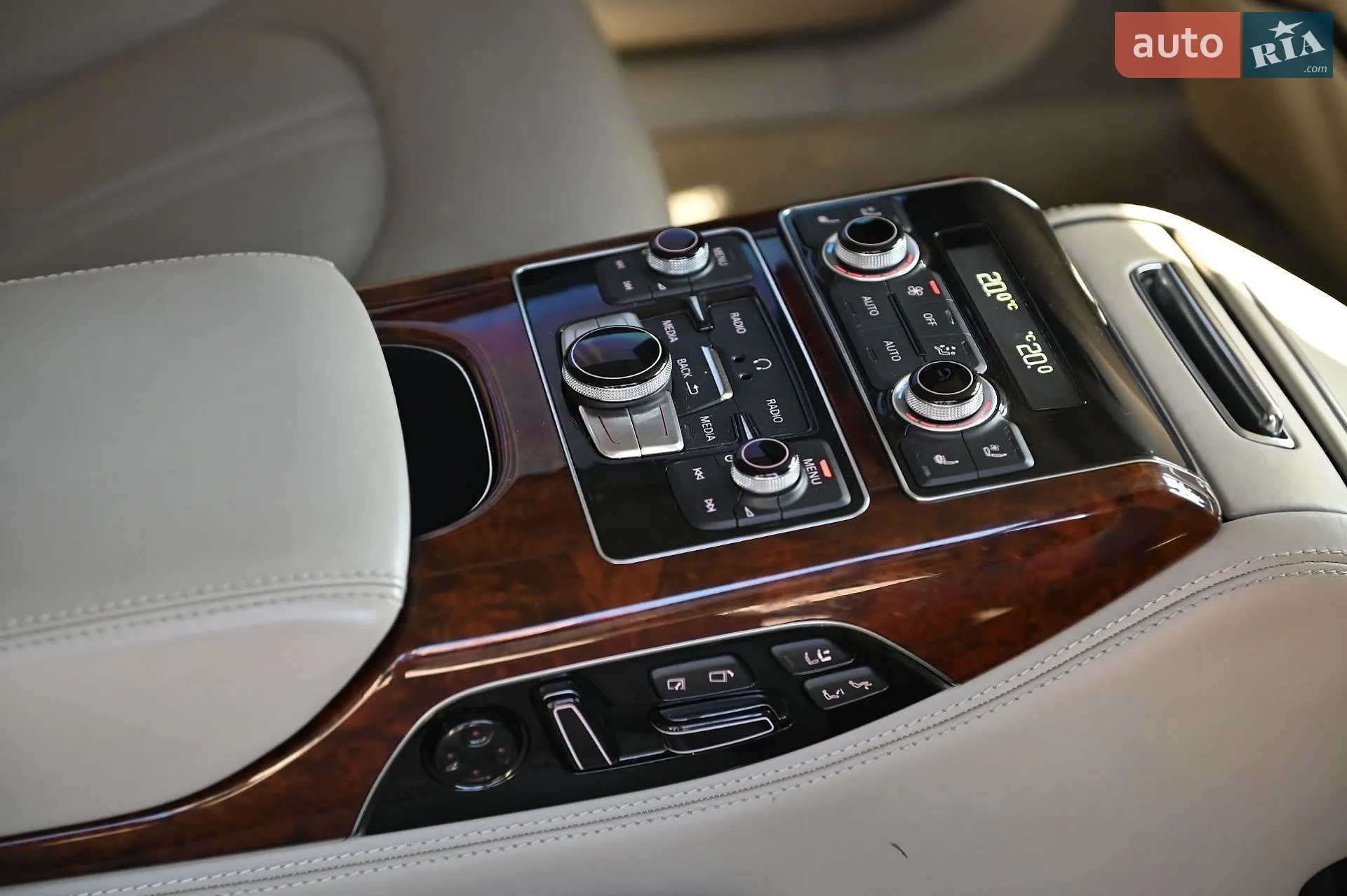 2010 Audi A8 - мініатюра 69
