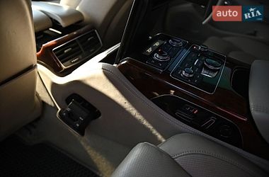 Седан Audi A8 2010 в Ровно