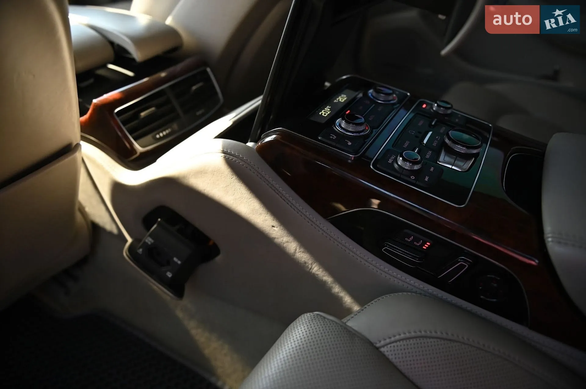 2010 Audi A8 - мініатюра 72
