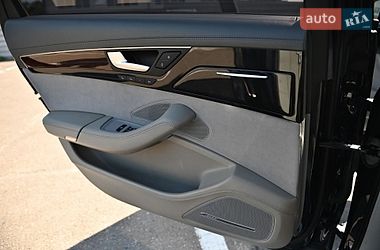 Седан Audi A8 2010 в Ровно