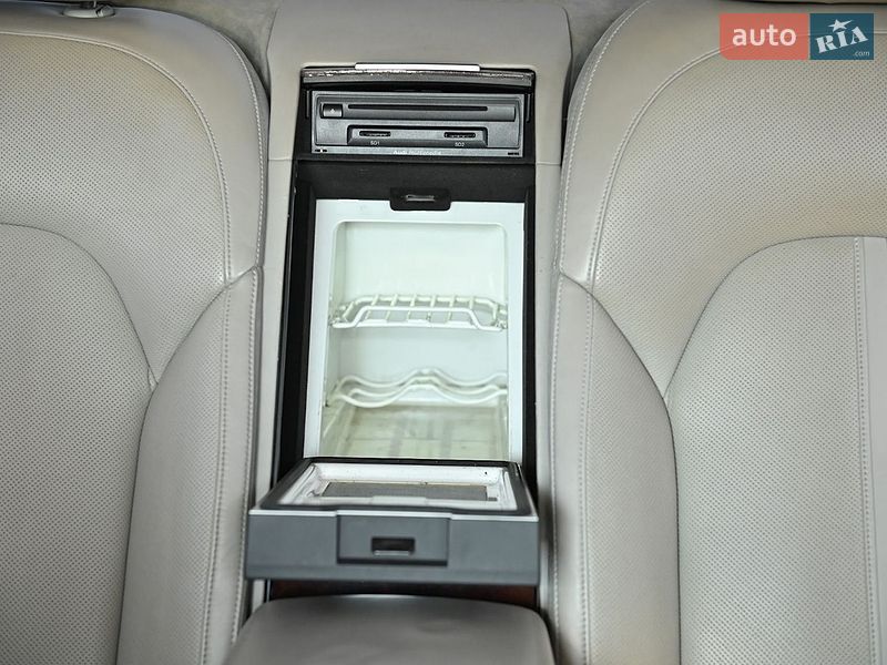 Седан Audi A8 2010 в Ровно