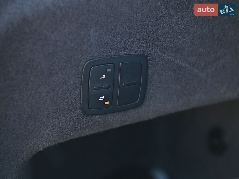 Седан Audi A8 2010 в Ровно