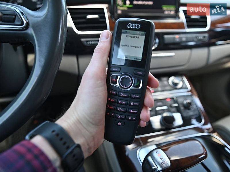 Седан Audi A8 2010 в Ровно