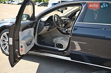 Седан Audi A8 2010 в Ровно