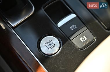 Седан Audi A8 2010 в Ровно